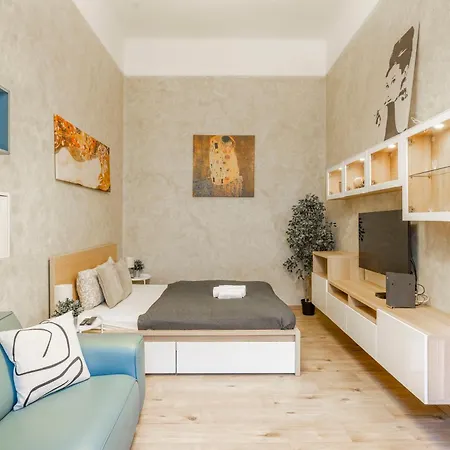 Deluxe N' Cozy City Center 2Bedrm Suite Budapest Exterior photo