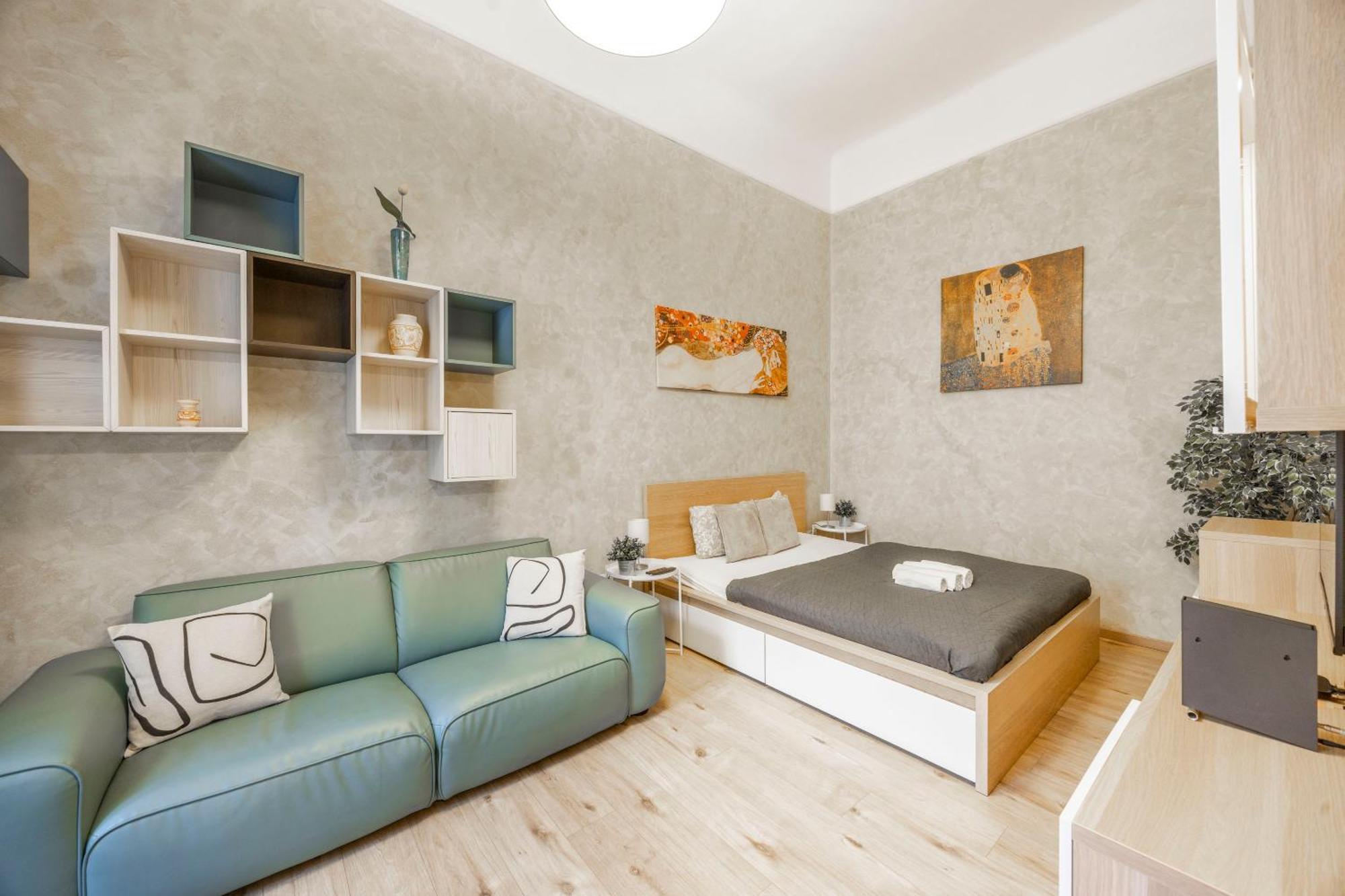 Deluxe N' Cozy Center 2bedrm *